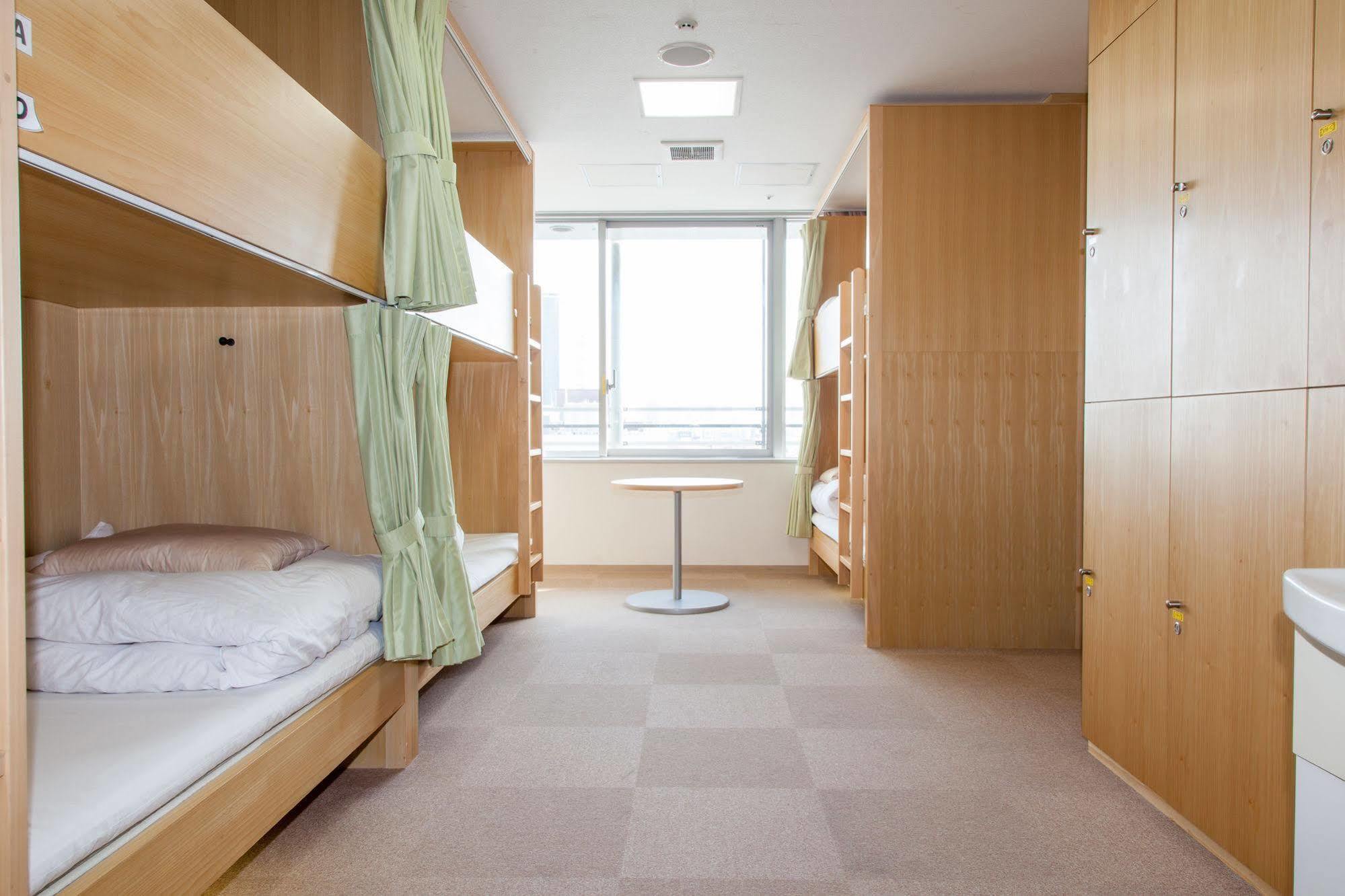 Shin-Osaka Youth Hostel Екстер'єр фото