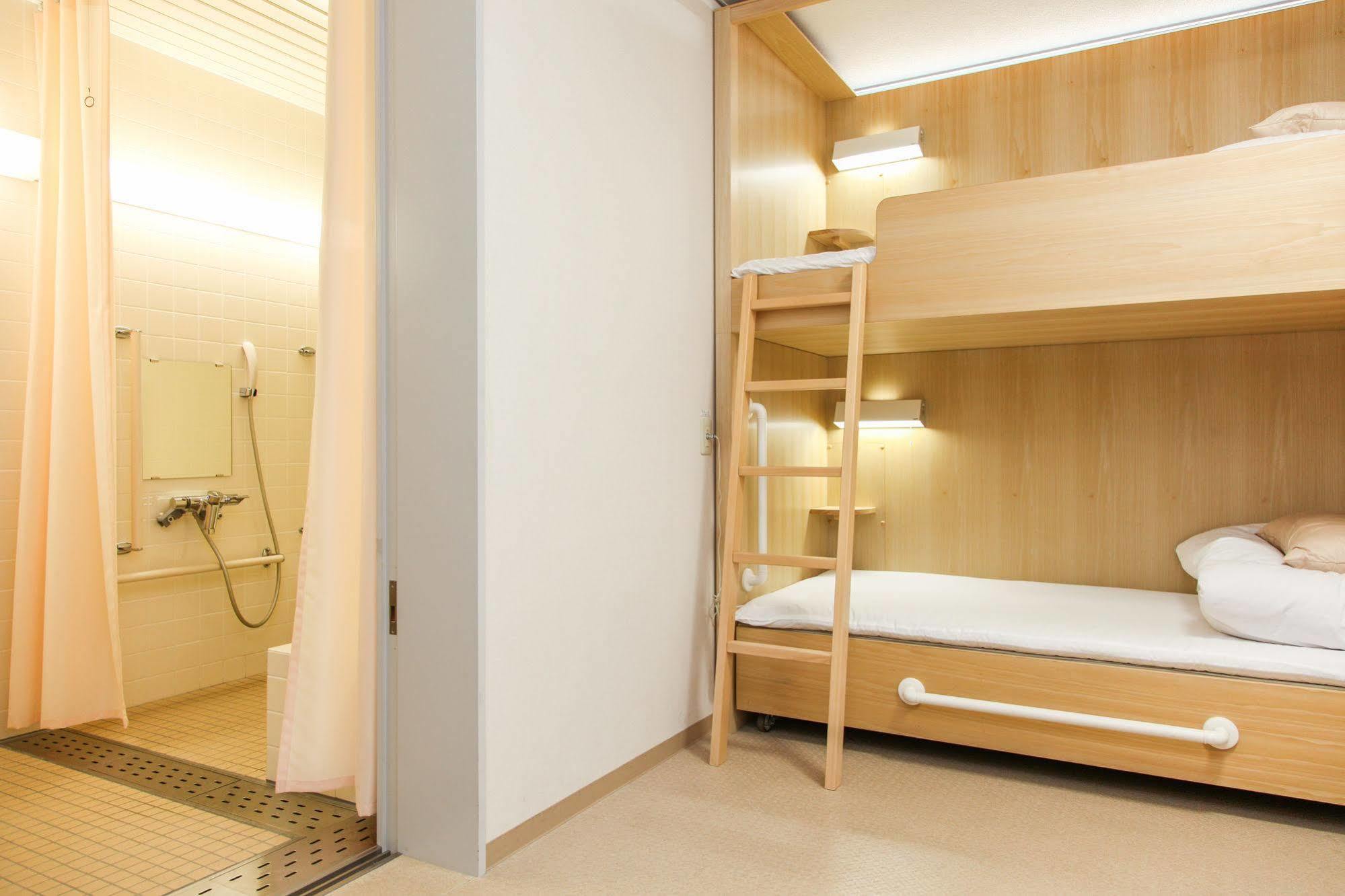 Shin-Osaka Youth Hostel Екстер'єр фото